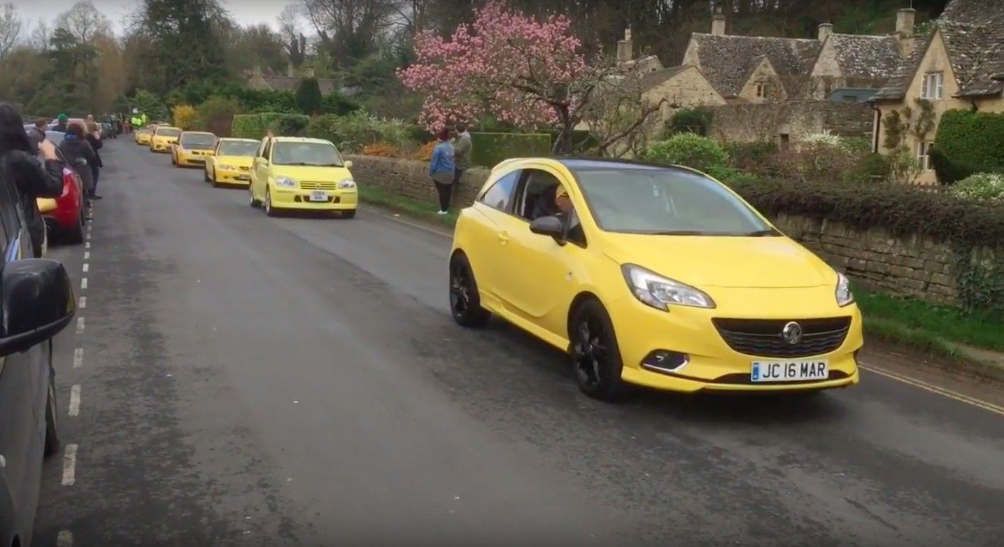 Yellow-car-convoy-Bibury-1572