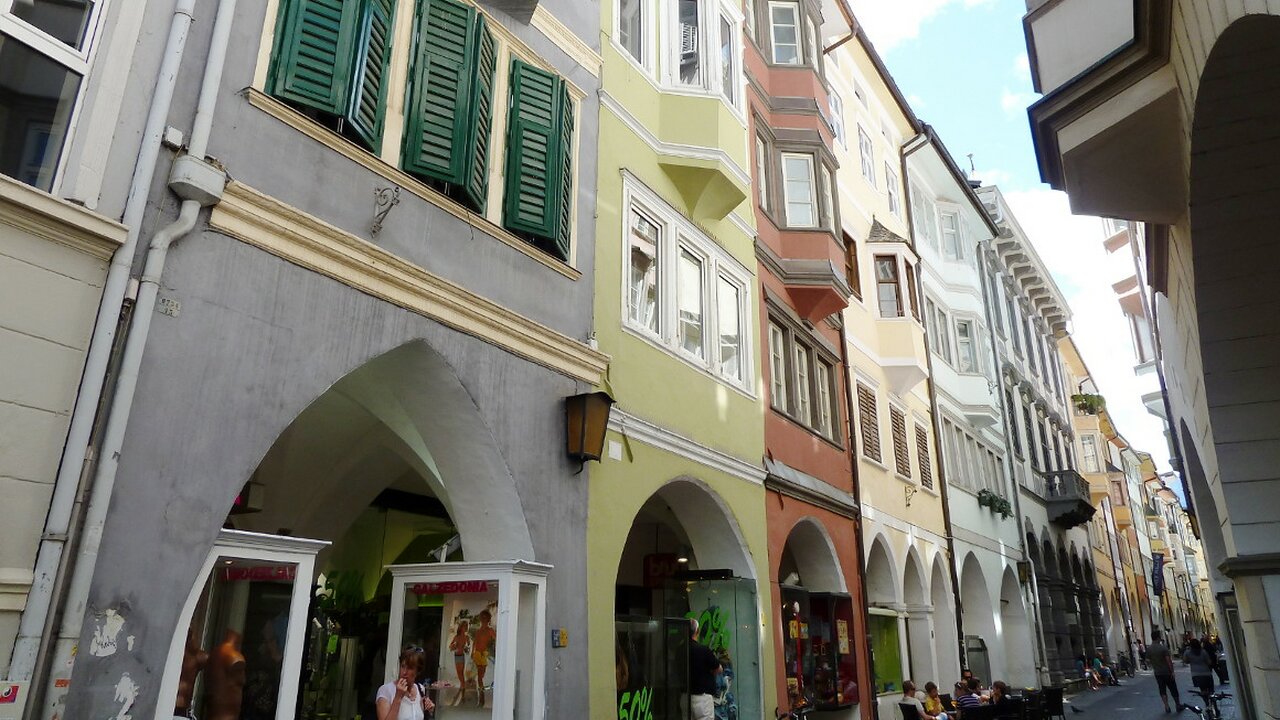 B_RS112708_1067_bozen_lauben_laubengasse_portici_bolzano