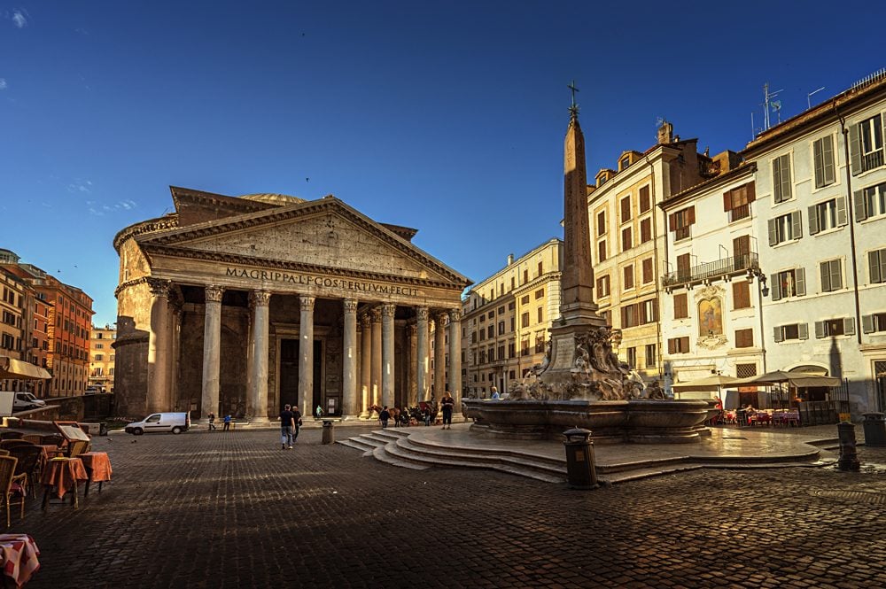 Pantheon-in-Rome-Italy_525738826