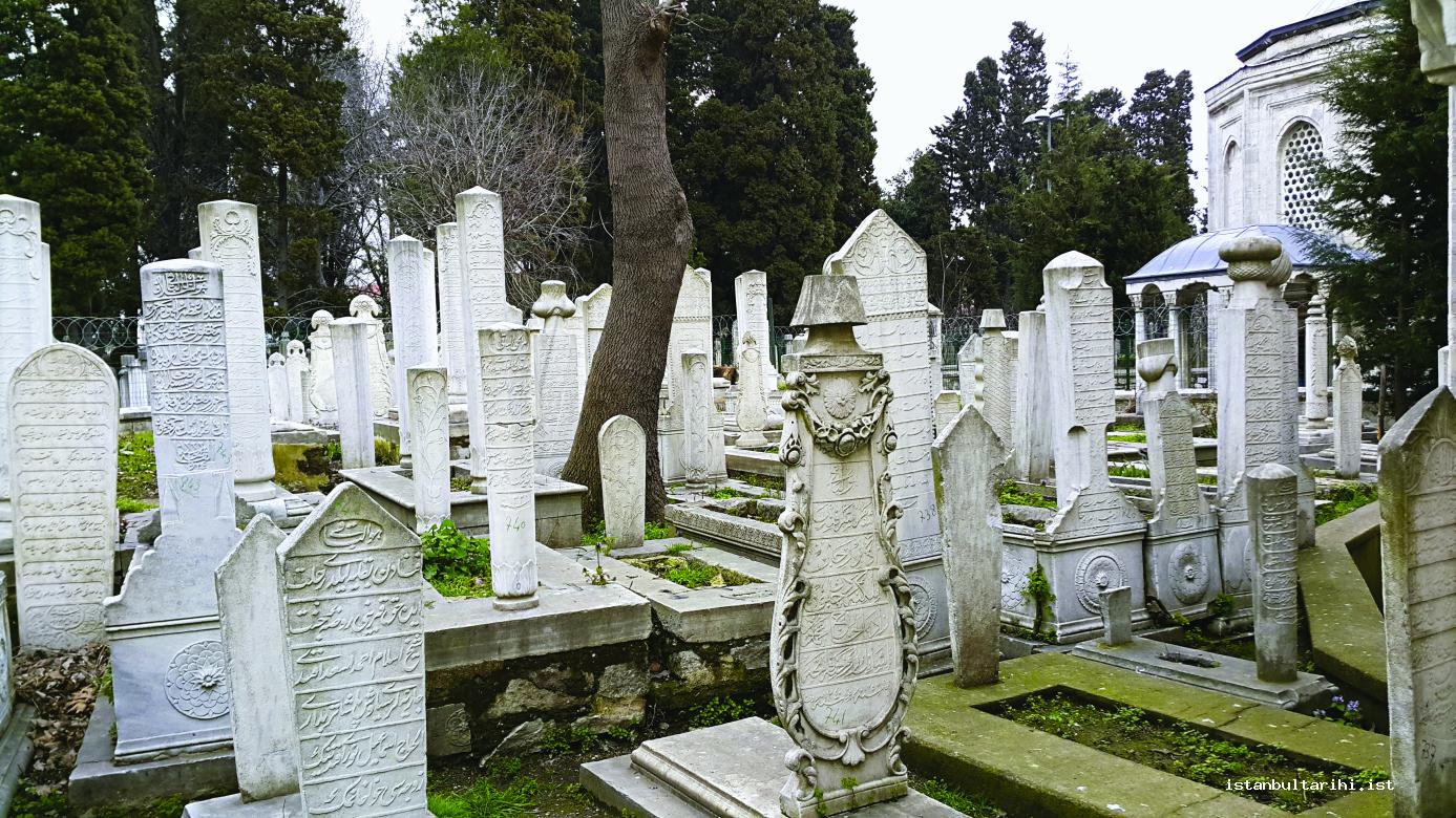 6-eyup-mezarligi