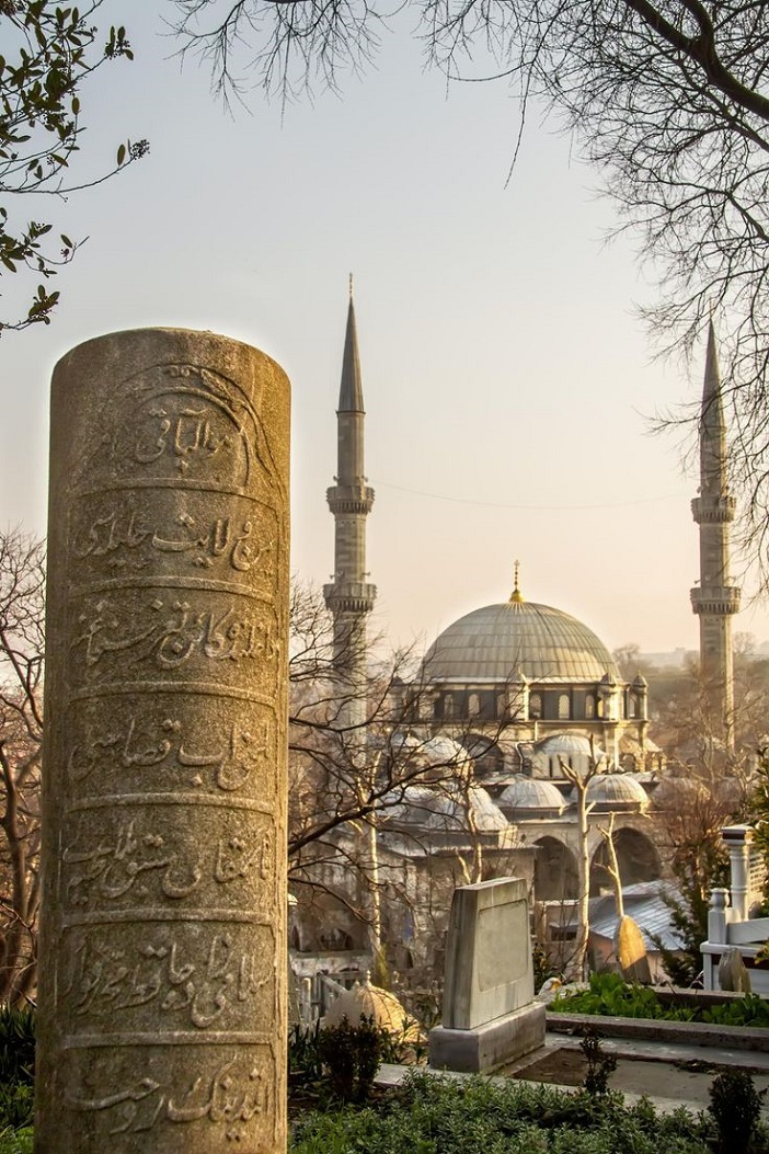 mezar-taşı